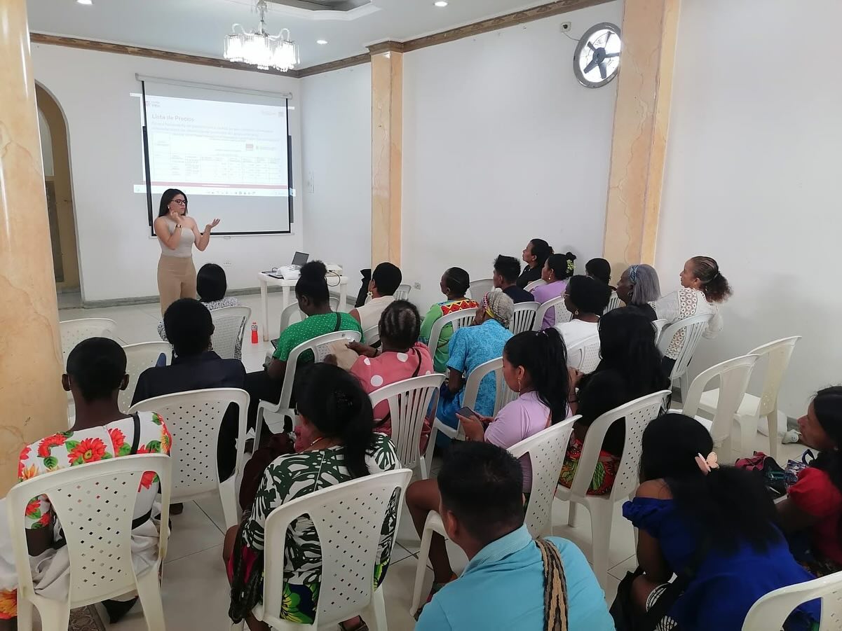 Tejiendo Futuro desde la Identidad Artesanal