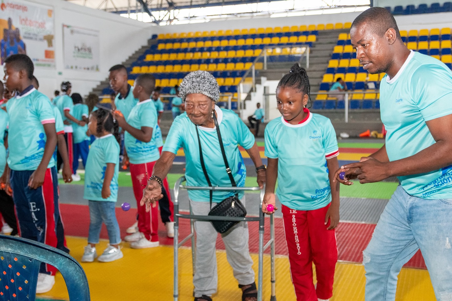 Encuentro Recreativo 2025 llenó de alegría a la infancia y adultos mayores en Quibdó